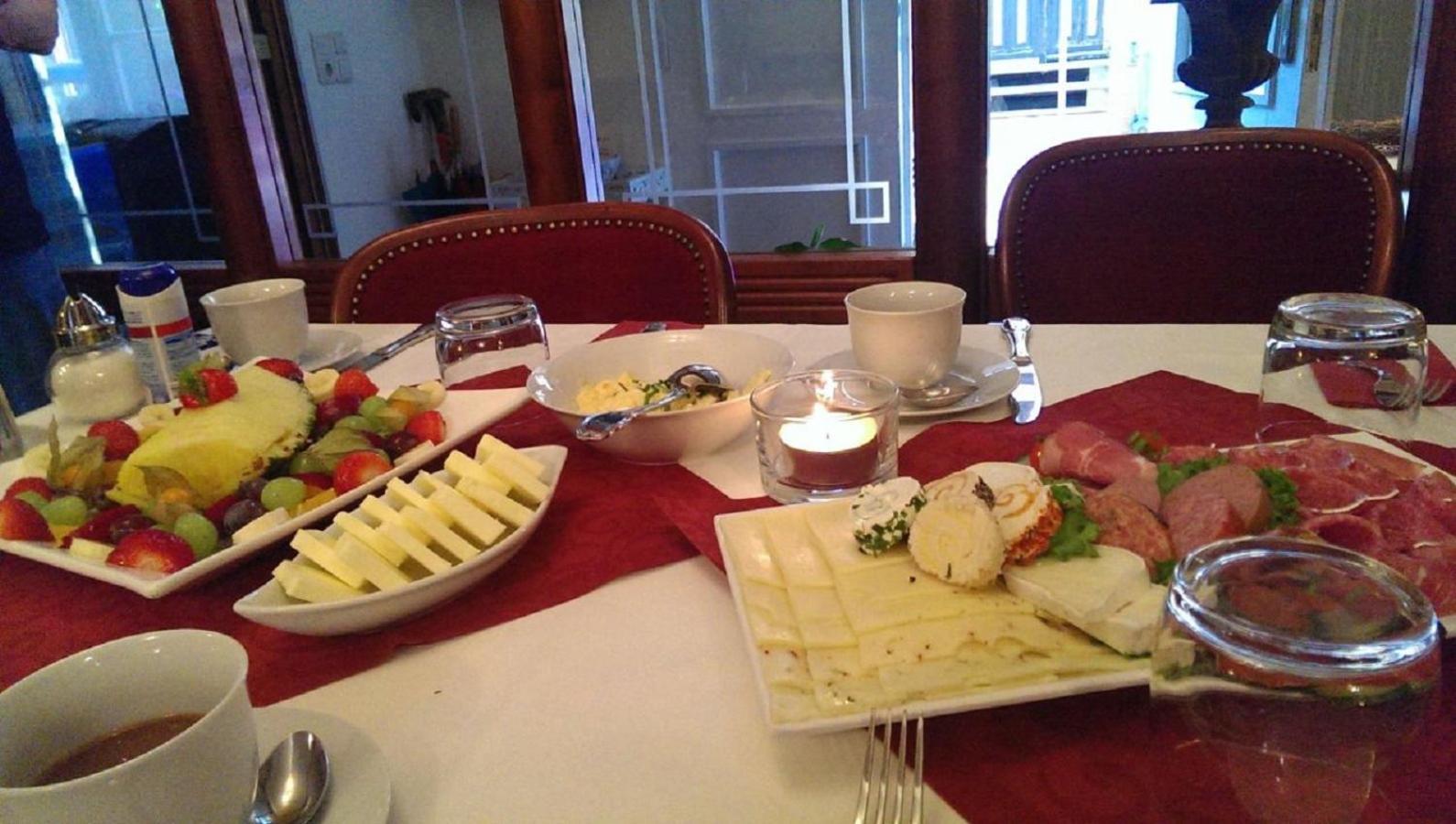 Hotel Reingard Wismar Bagian luar foto